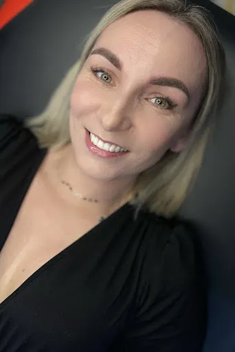 KAROLINA NASIADKA - MAKIJAŻ PERMANENTNY